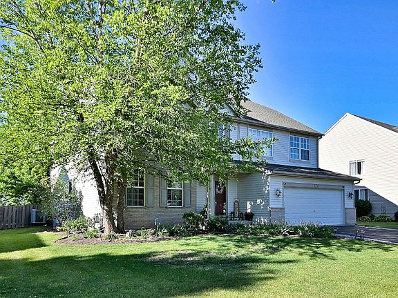 3rd image of 8305 Waterbury Dr