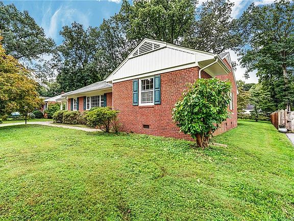 4th image of 7506 N Pinehill Dr