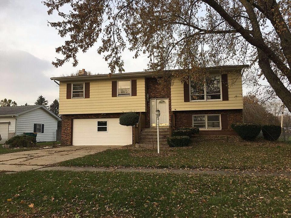 1st image of 2400 W 61st Pl