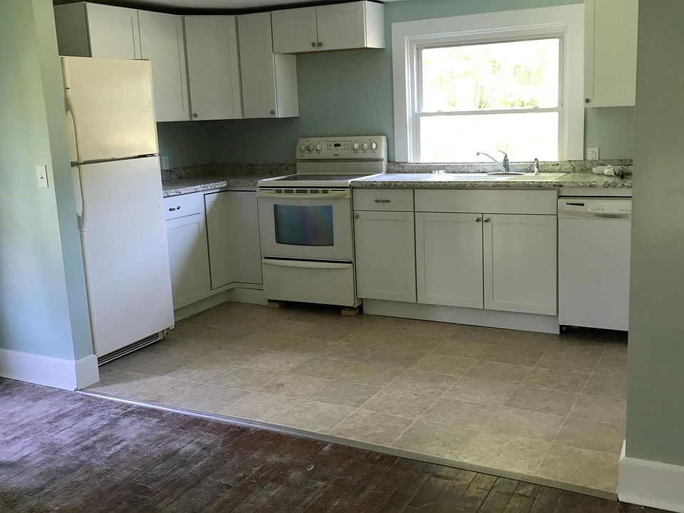 2nd image of 8433 Main St