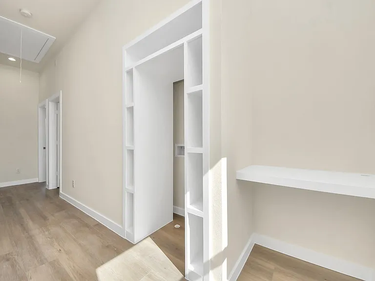 8025 Peachtree St #B — Photo 33