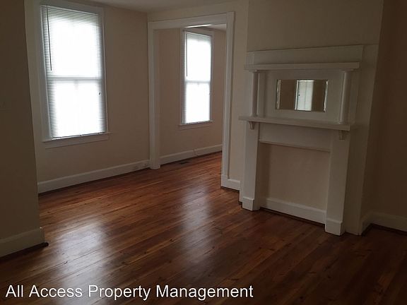 3rd image of 525 Broad St