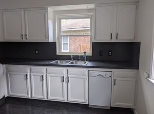 22600 Chapoton St, Saint Clair Shores, MI 48080