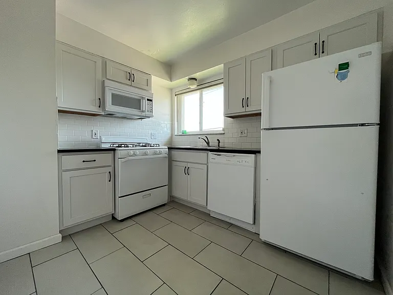 5 S Big Bend Blvd — Photo 30