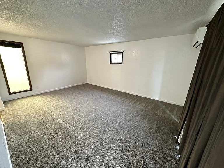 1821 Peach Tree Ln — Photo 8