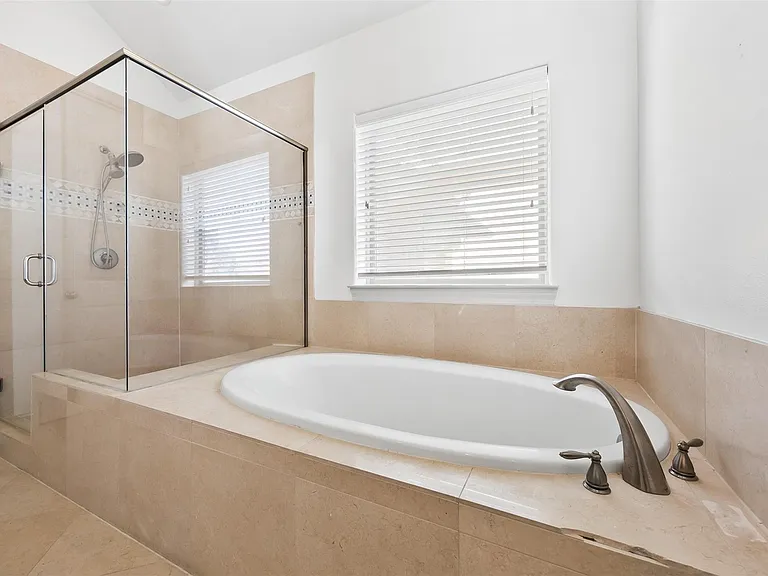 8758 Kempwood Dr — Photo 17