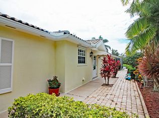8017 SE Peppercorn Ct, Hobe Sound, FL 33455