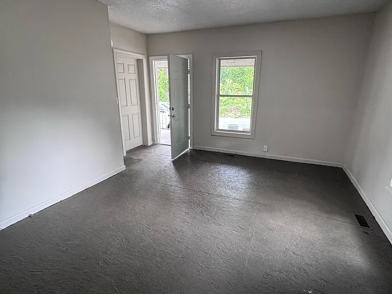 632 Taggart Ave — Photo 14