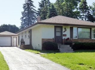 1294 Etna St, Saint Paul, MN 55106
