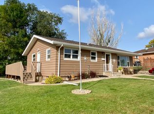 707 10th Ave NW, Mandan, ND 58554