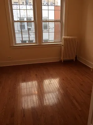 Rented by Astoria Realty | media 10
