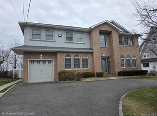 4 Ivy Street, Cedarhurst, NY