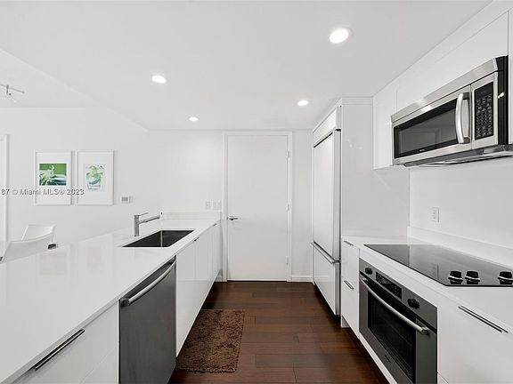 2nd image of 50 Biscayne Blvd APT 3606