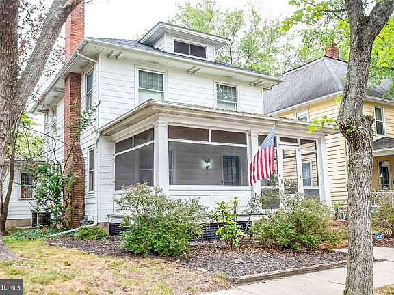 2nd image of 205 Brookletts Ave