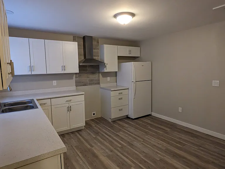 3963 Hayesville Dr NE — Photo 3