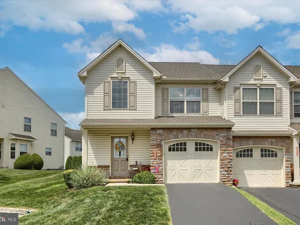 1837 Vista Dr, Mechanicsburg, PA 17055