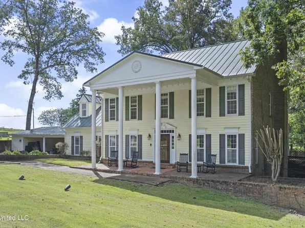 370 Cedar Hills Rd, Holly Springs, MS 38635