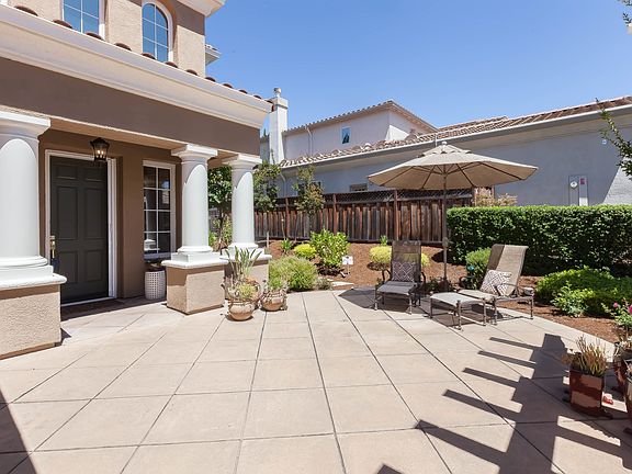 4th image of 5903 Gleneagles Cir