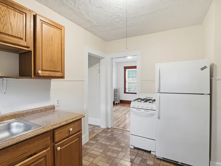 60 Raycroft St #R-1 — Photo 5