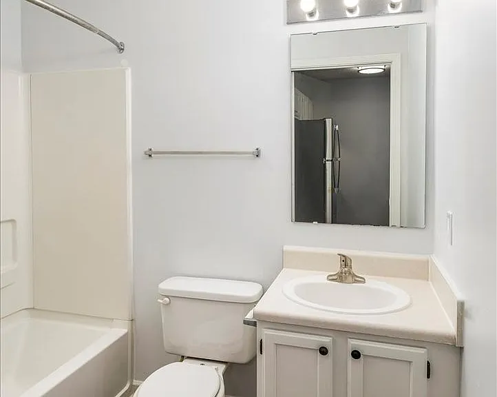 Meadowbrook Luxury Apartments — Photo 34