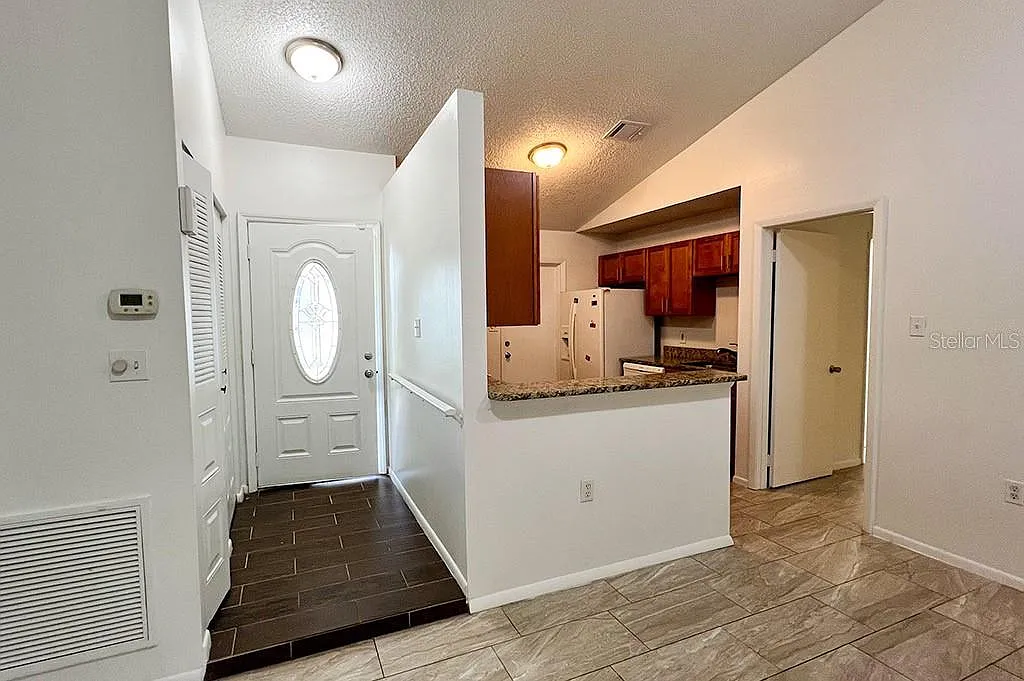 3 bed, 2.0 bath, 1149 sqft, $1,600 — Photo 4