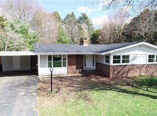 65 Rogers Lake Trl, Old Lyme, CT 06371