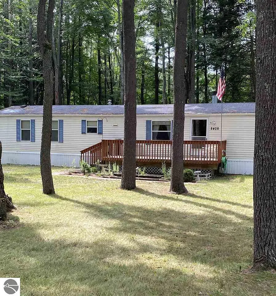 8408 Independence Ave photo 1
