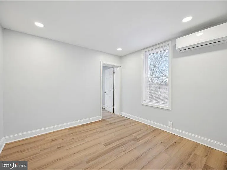 2253 N Delhi St — Photo 6