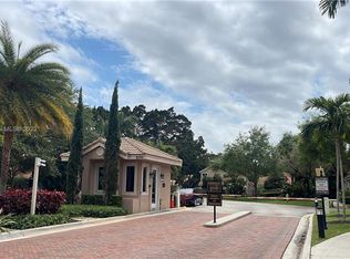 10157 NW 4th St #1, Fort Lauderdale, FL 33324