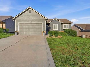 929 Kadence Ln, Junction City, KS 66441