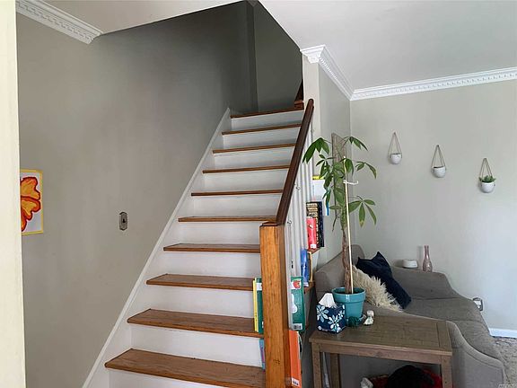 5th image of 61 Beech St