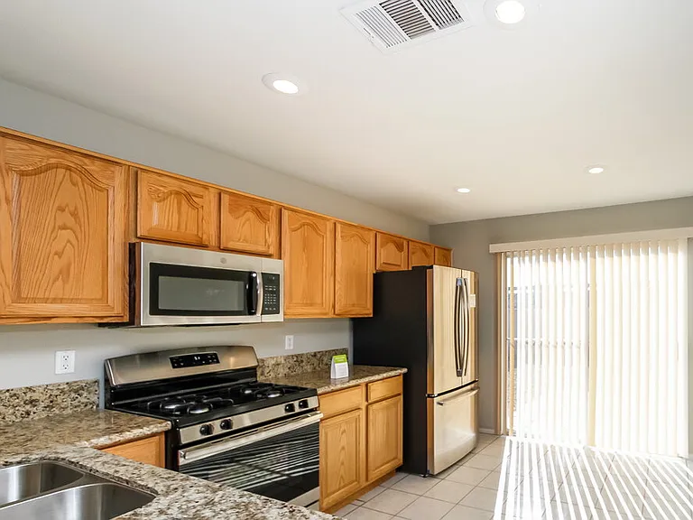 681 Indian Row Ct — Photo 6