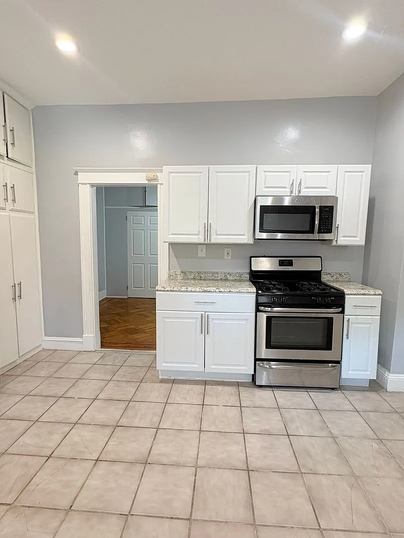 300 E. University Pkwy — Photo 1