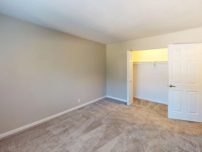 Park Place Apartments — Photo 16