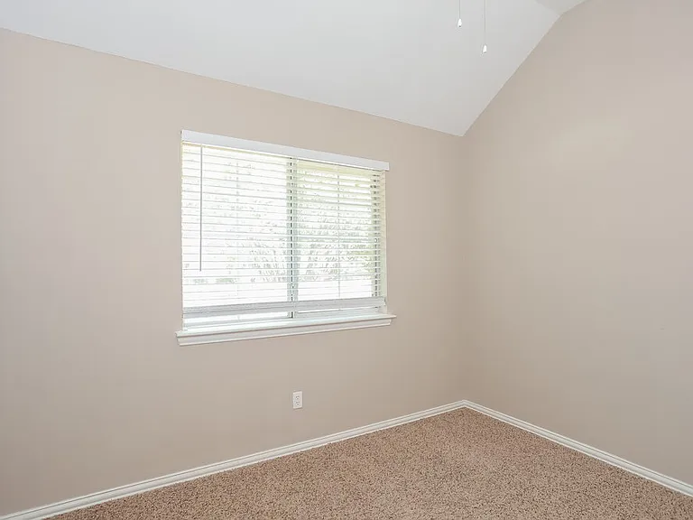 863 Sonora Ln — Photo 13