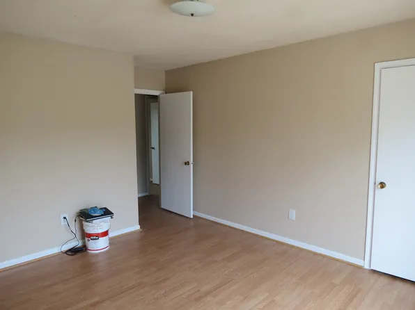 220 Julie Ln #B, Seneca, SC 29678