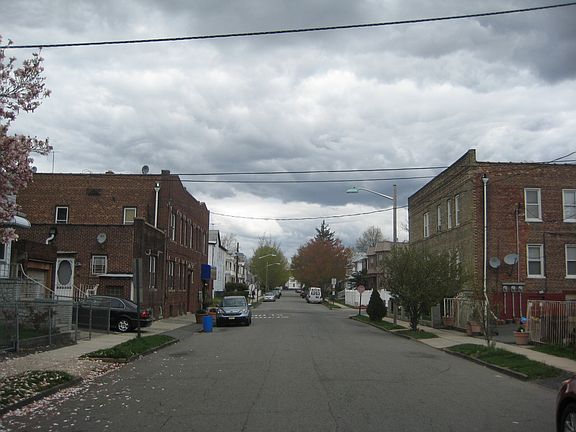2nd image of 82 Brookwood St
