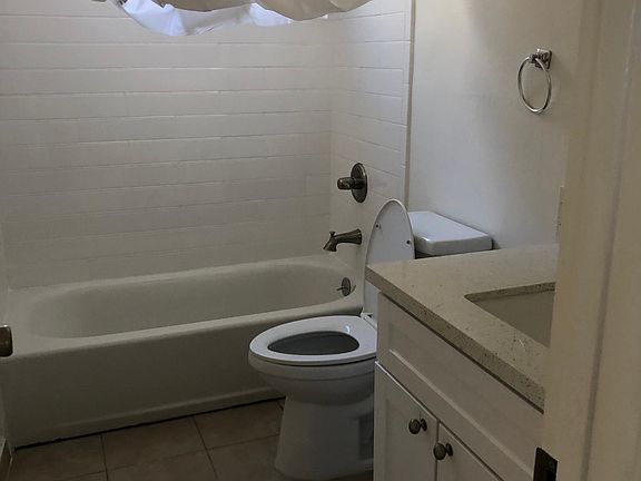 3rd image of 505 N Juanita Ave APT B