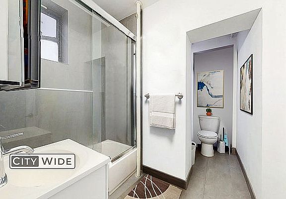 4th image of 342 E 62nd St APT 15