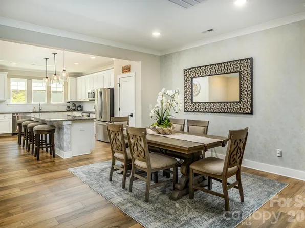 114 Glencoe Ln #102, Mooresville, NC 28117