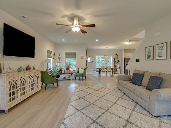 5th image of 1406 Clearwater Dr NE