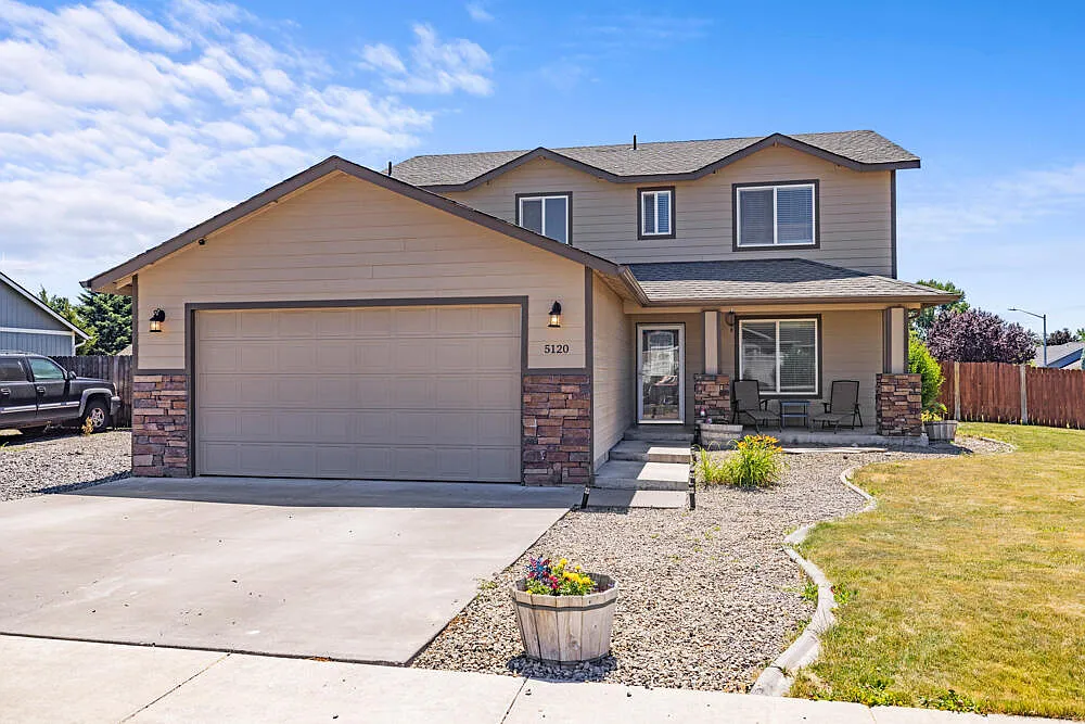 5120 Regency Dr photo 1