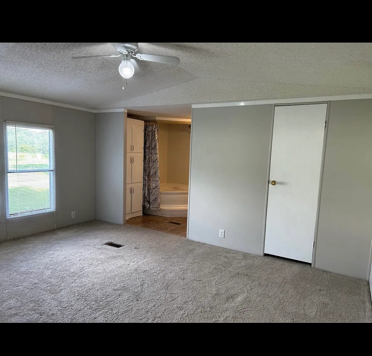 3 bed, 1200 sqft, $950 — Photo 4