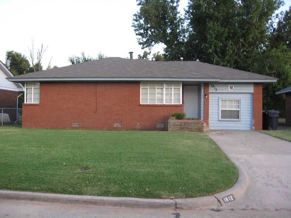 1st image of 1612 NE 46th St