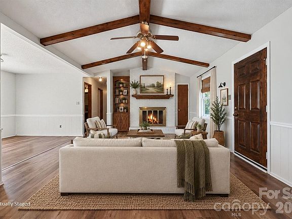 3rd image of 102 Roxie Ln