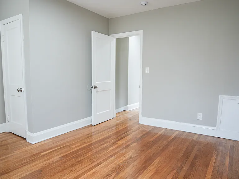 634 Willow Ave — Photo 9