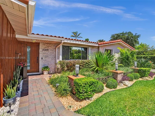 20435 Highland Lakes Blvd, Miami, FL 33179