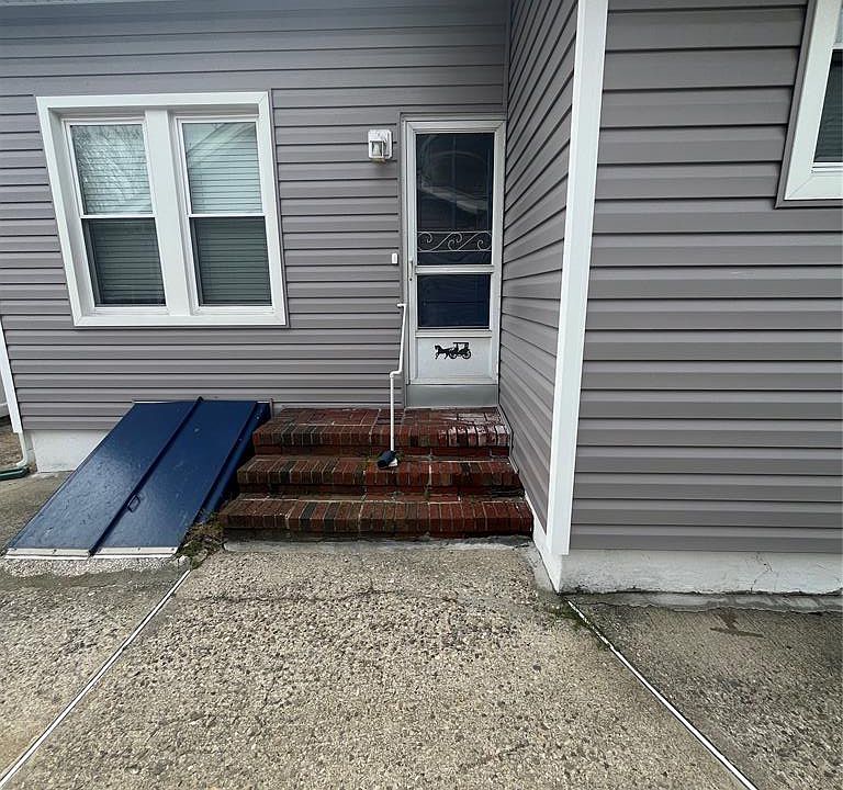 1st image of 122 Vreeland Ave Floor 2