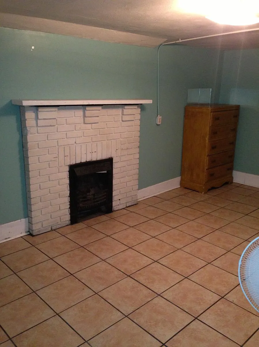 Building Photo - 305 W York St #TERRACE LVL