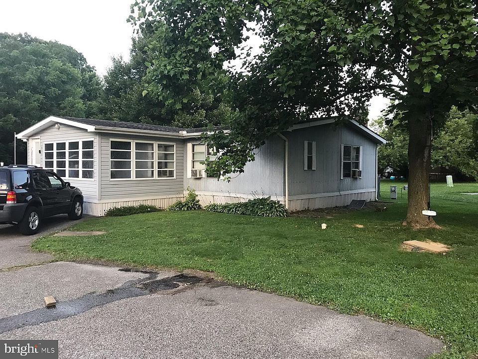 1st image of 955 Bayberry Ct